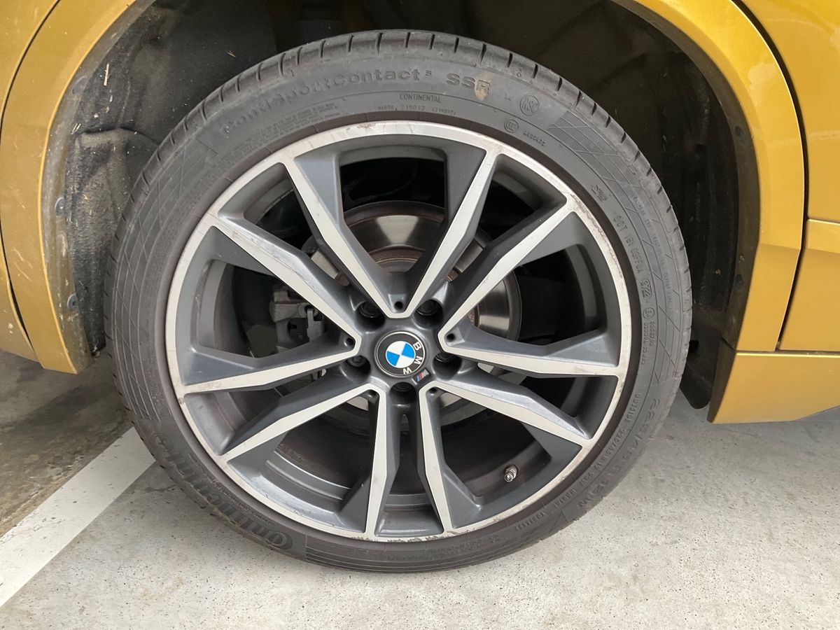 Neumático trasero derecho