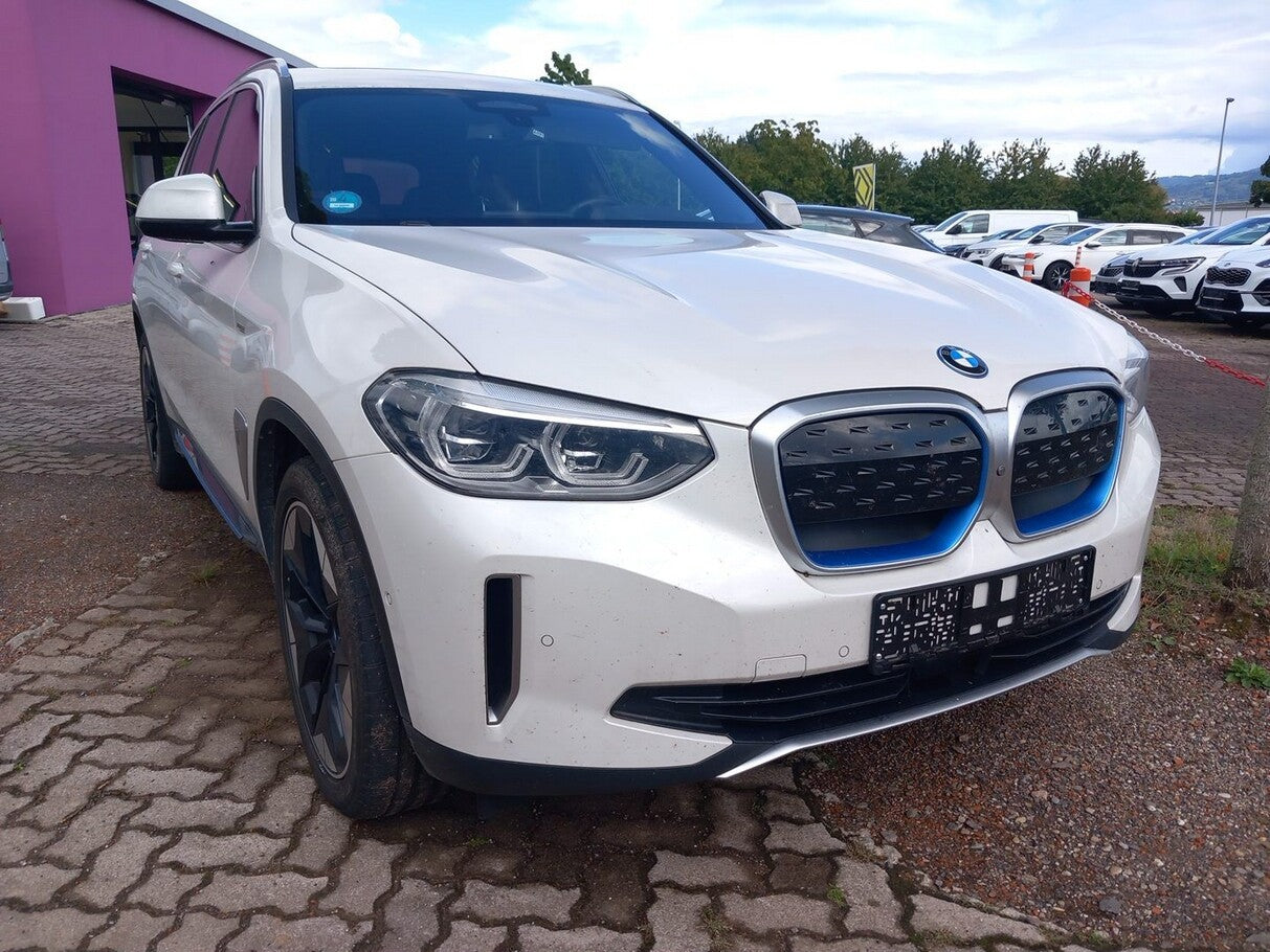 BMW iX3 Impressive LED Nav AHK LM20Z Kam360° ParkAs 138831506 1