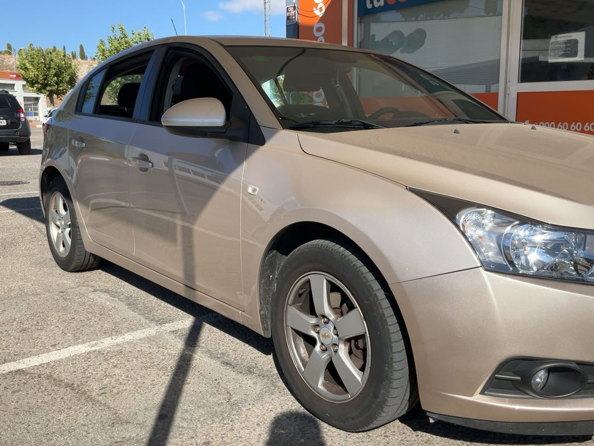 Lateral delantero derecho