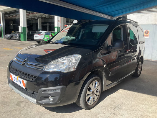 Frontal izquierda