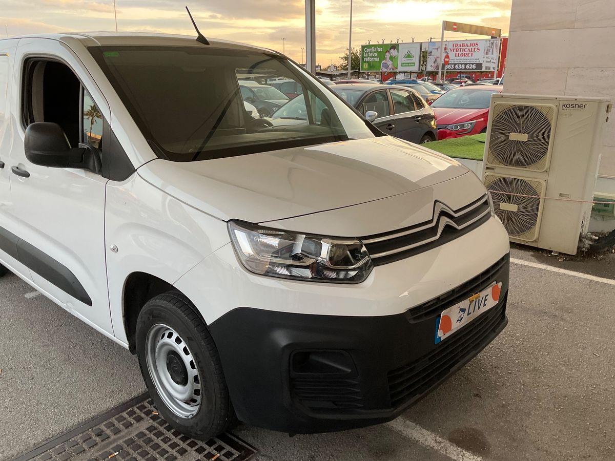 Lateral delantero derecho