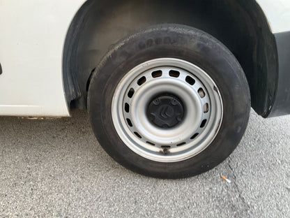 Neumático trasero izquierdo