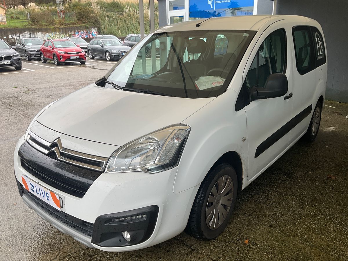 Frontal izquierda