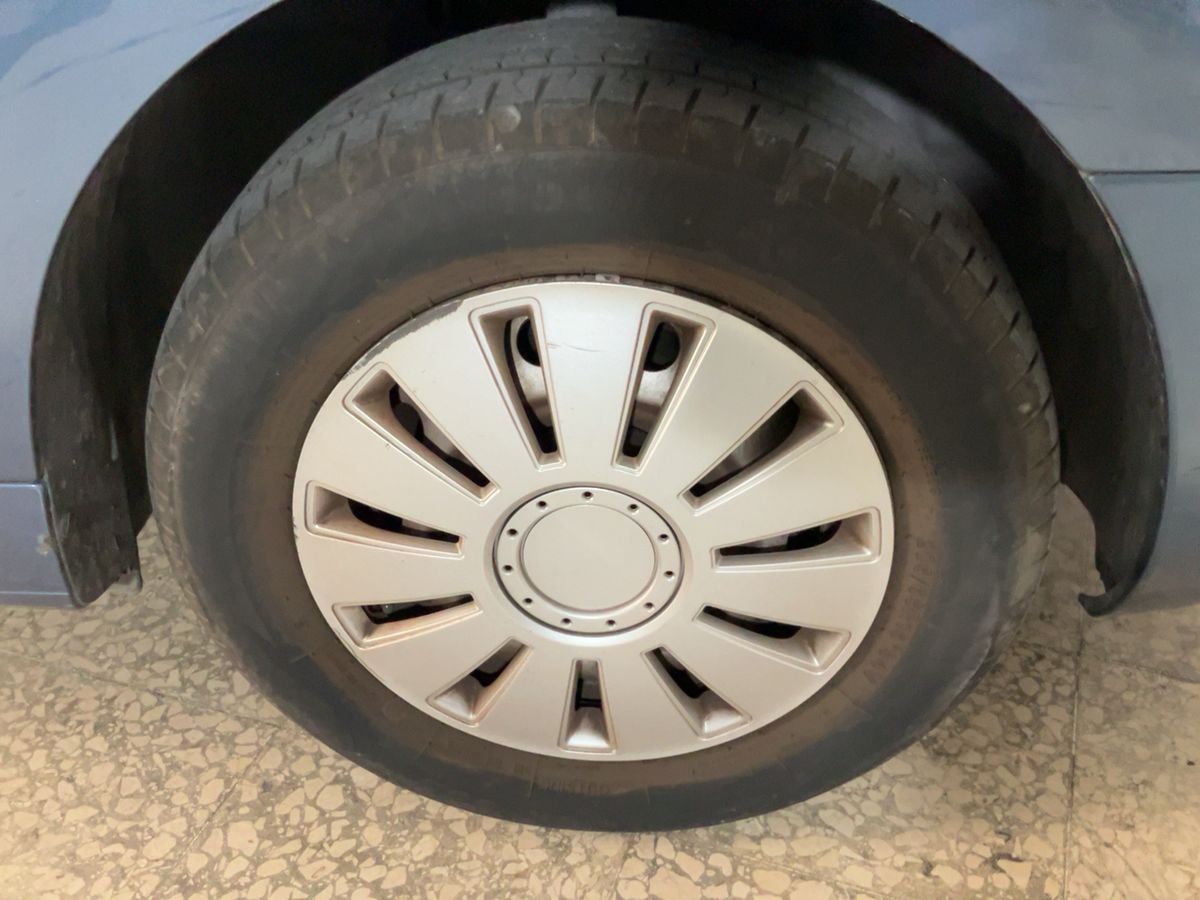 Neumático delantero derecho