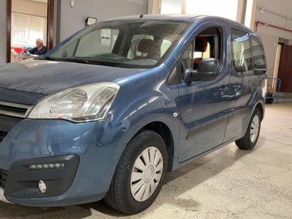 Lateral delantero izquierdo