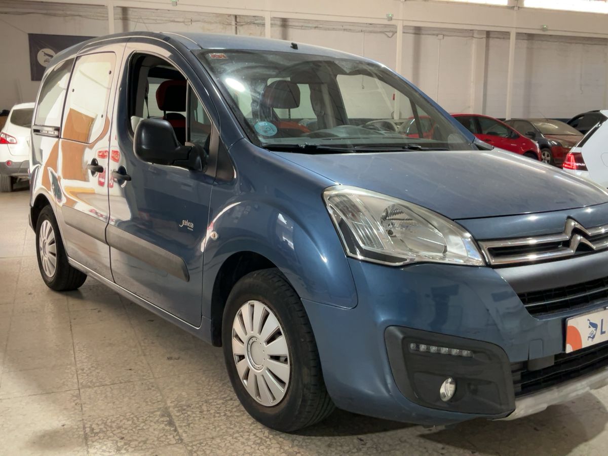 Lateral delantero derecho