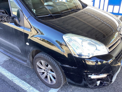 Lateral delantero derecho