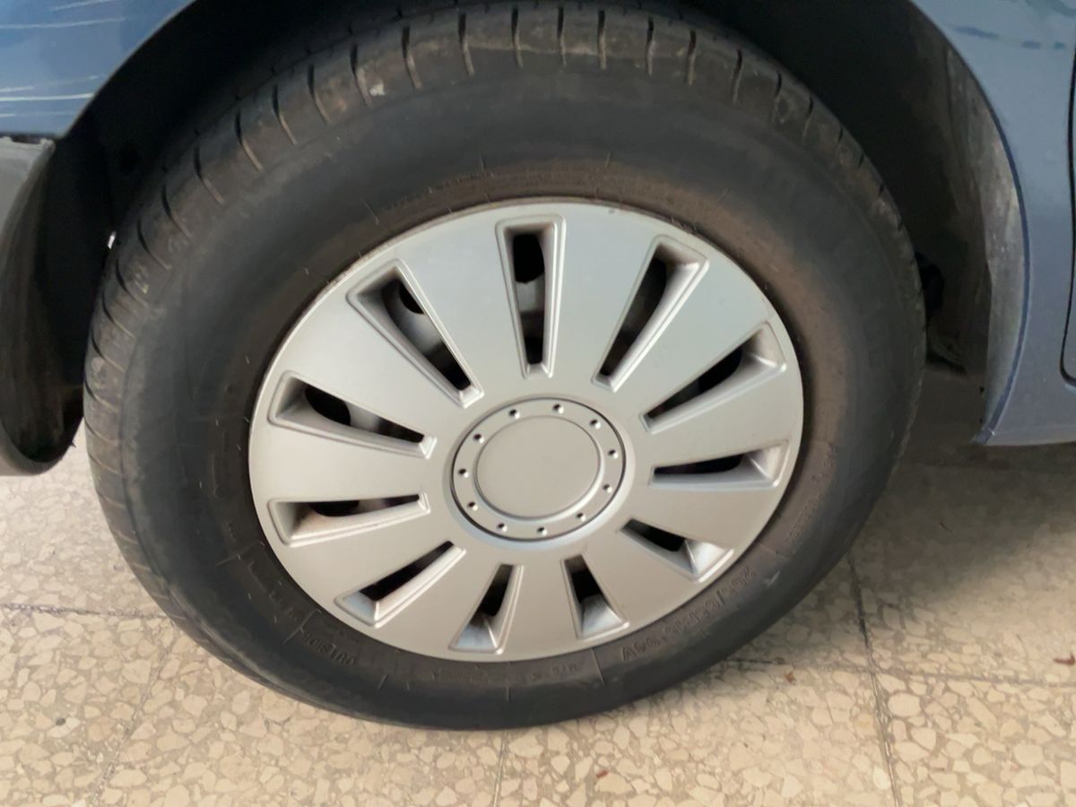 Neumático trasero derecho