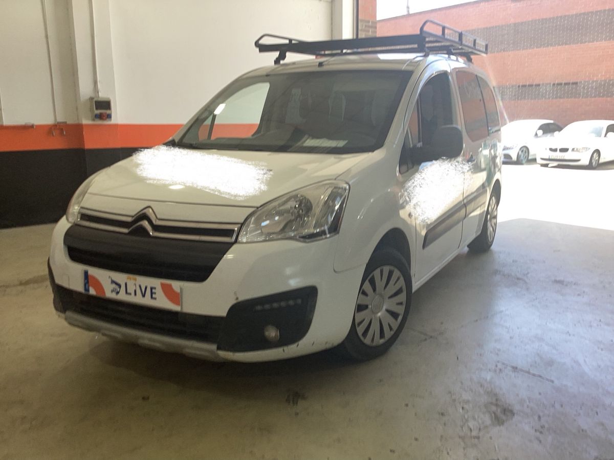 Frontal izquierda