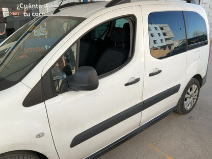 Neumático delantero izquierdo