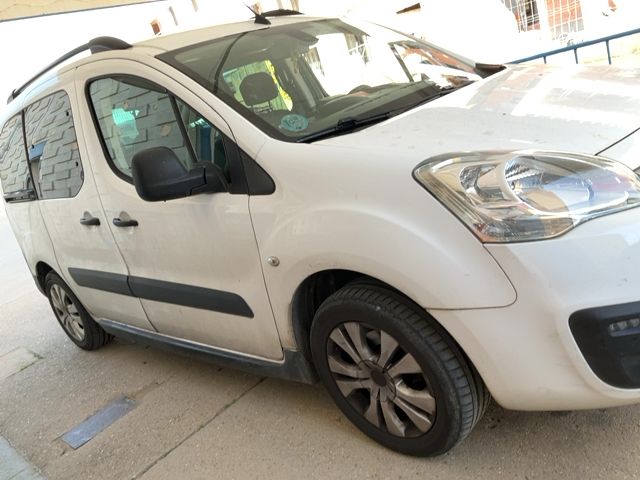 Lateral delantero derecho