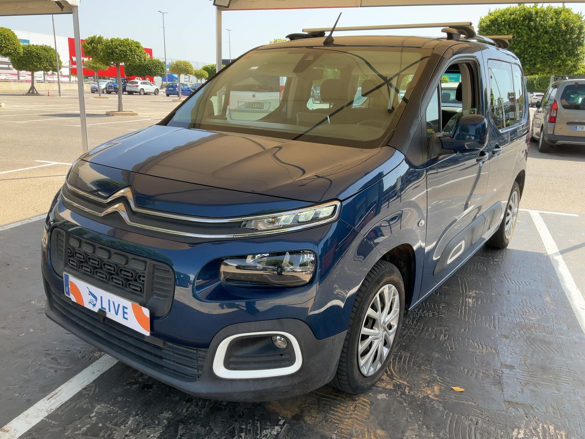 Frontal izquierda
