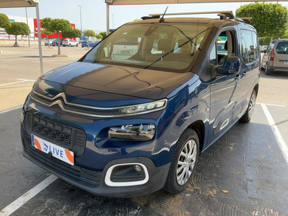 Frontal izquierda