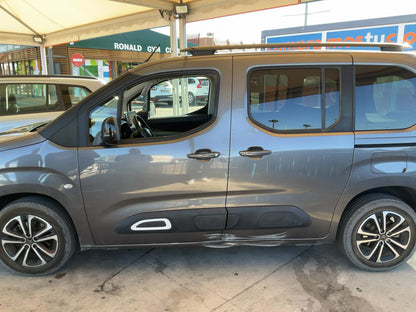 Exterior izquierda