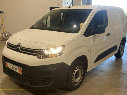 Frontal izquierda