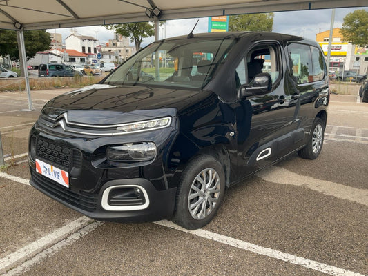 Frontal izquierda