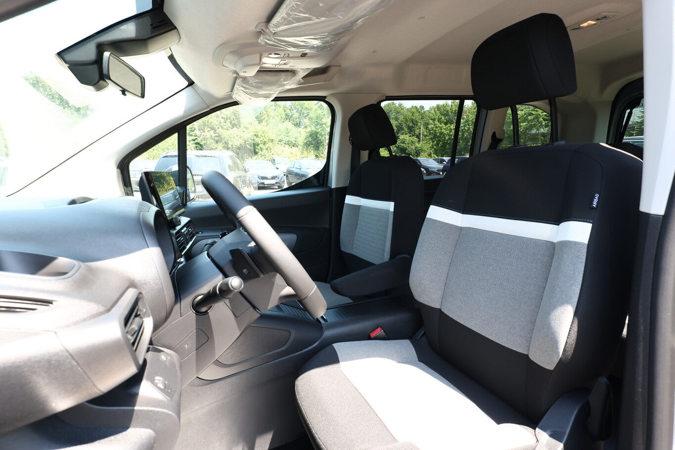 Citroën Berlingo PKW 130 EAT8 MAX Nav Keyl Kam PDC 16Z 111598391 5