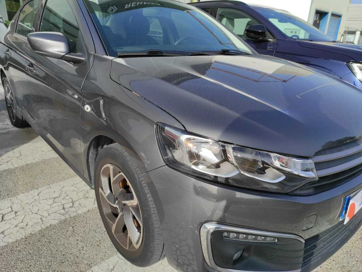 Lateral delantero derecho