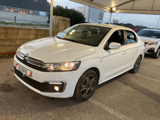 Frontal izquierda
