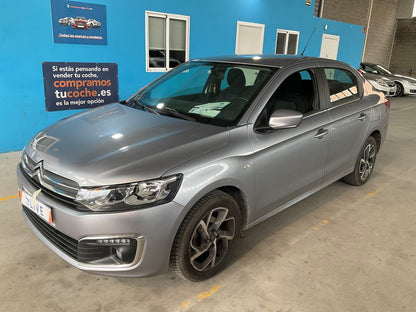 Frontal izquierda