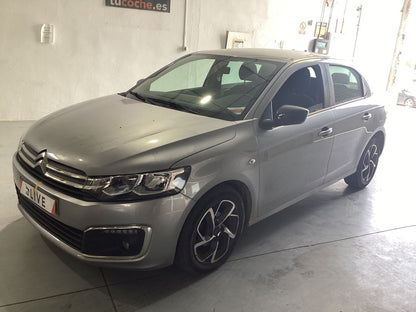 Frontal izquierda