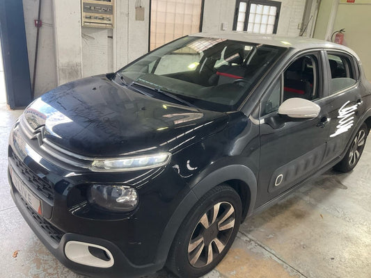 Frontal izquierda