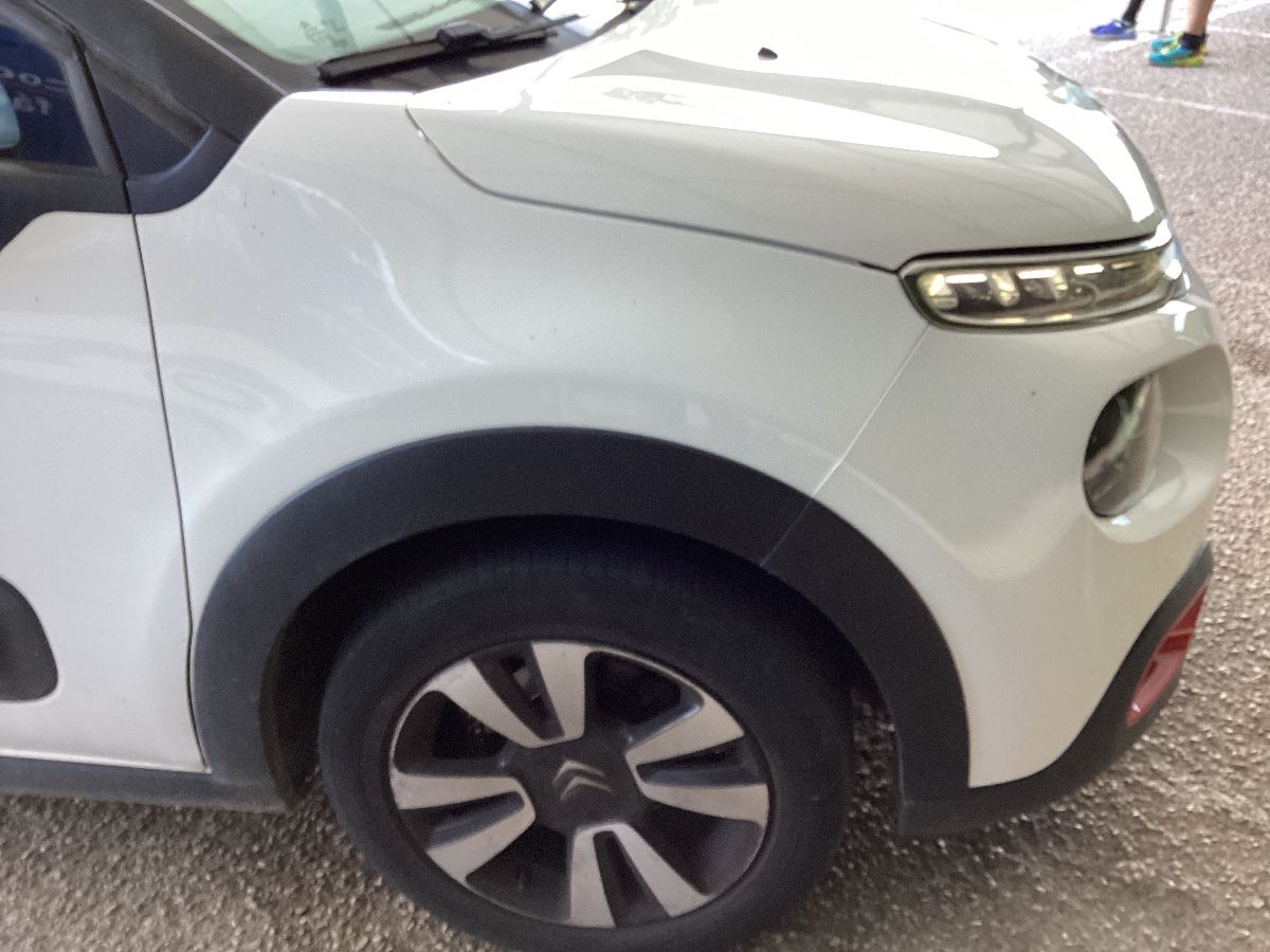 Lateral delantero derecho