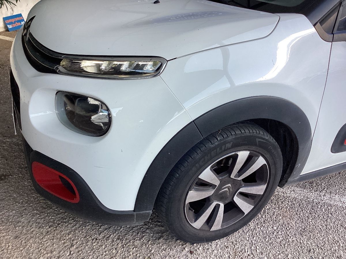 Lateral delantero izquierdo