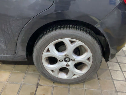 Neumático trasero izquierdo