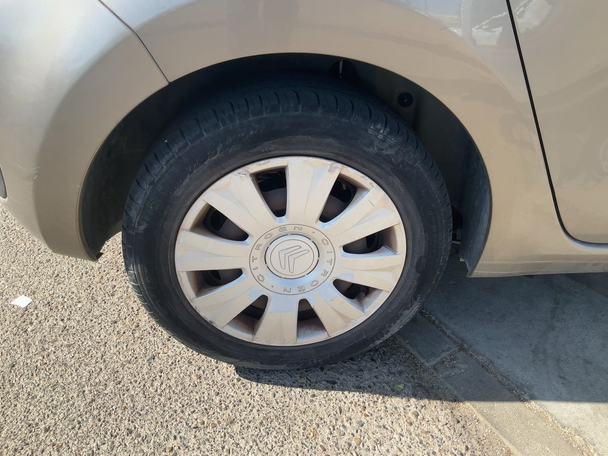 Neumático trasero derecho