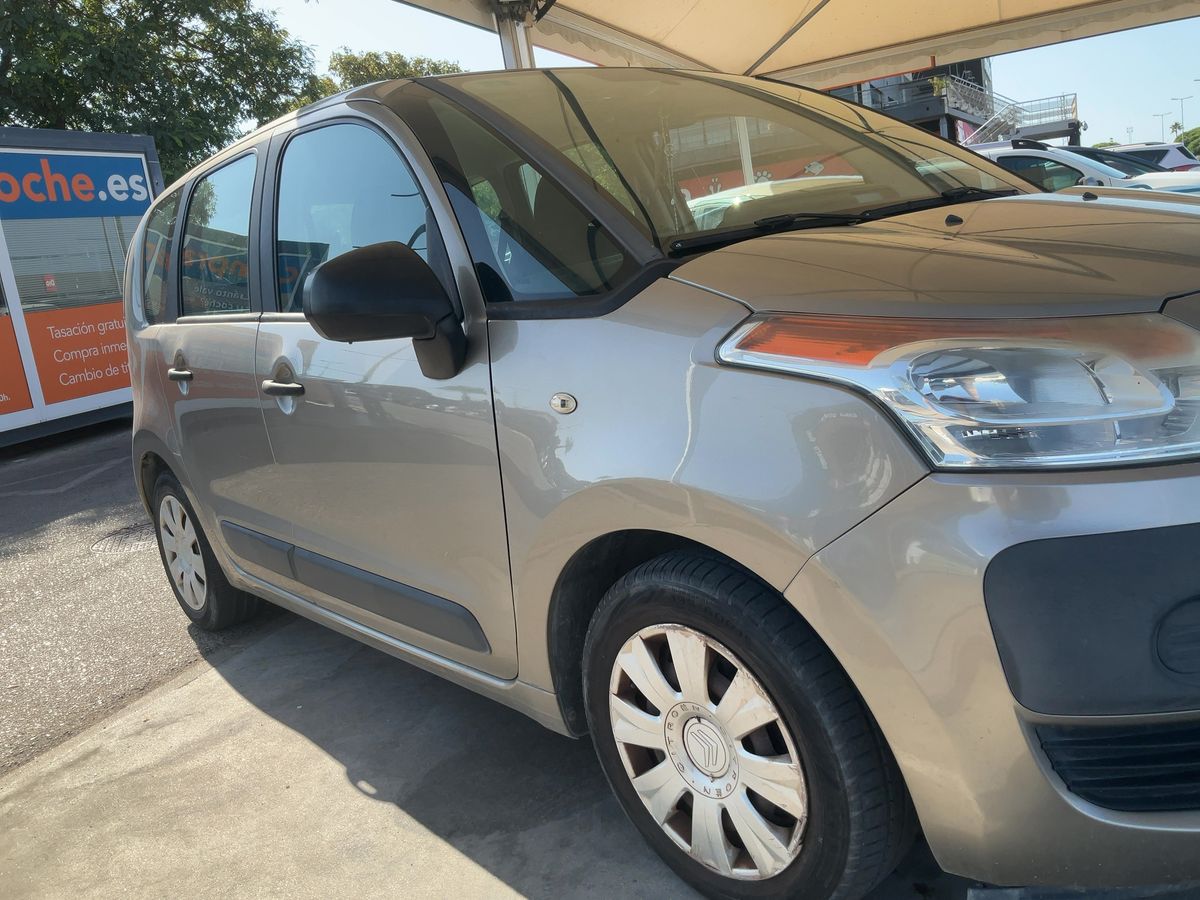 Lateral delantero derecho