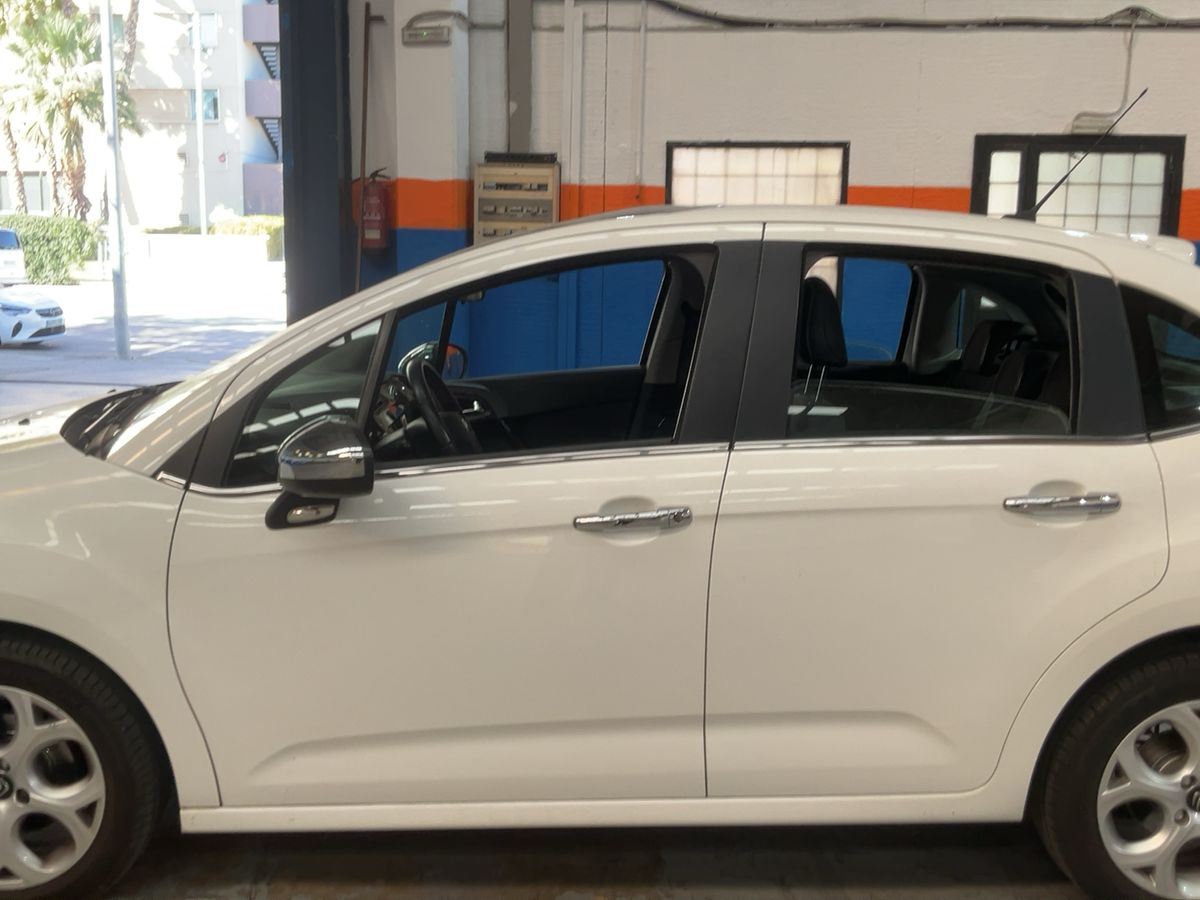 Exterior izquierda
