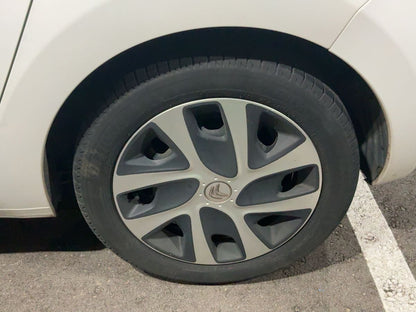 Neumático trasero izquierdo