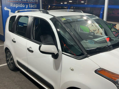 Lateral delantero derecho