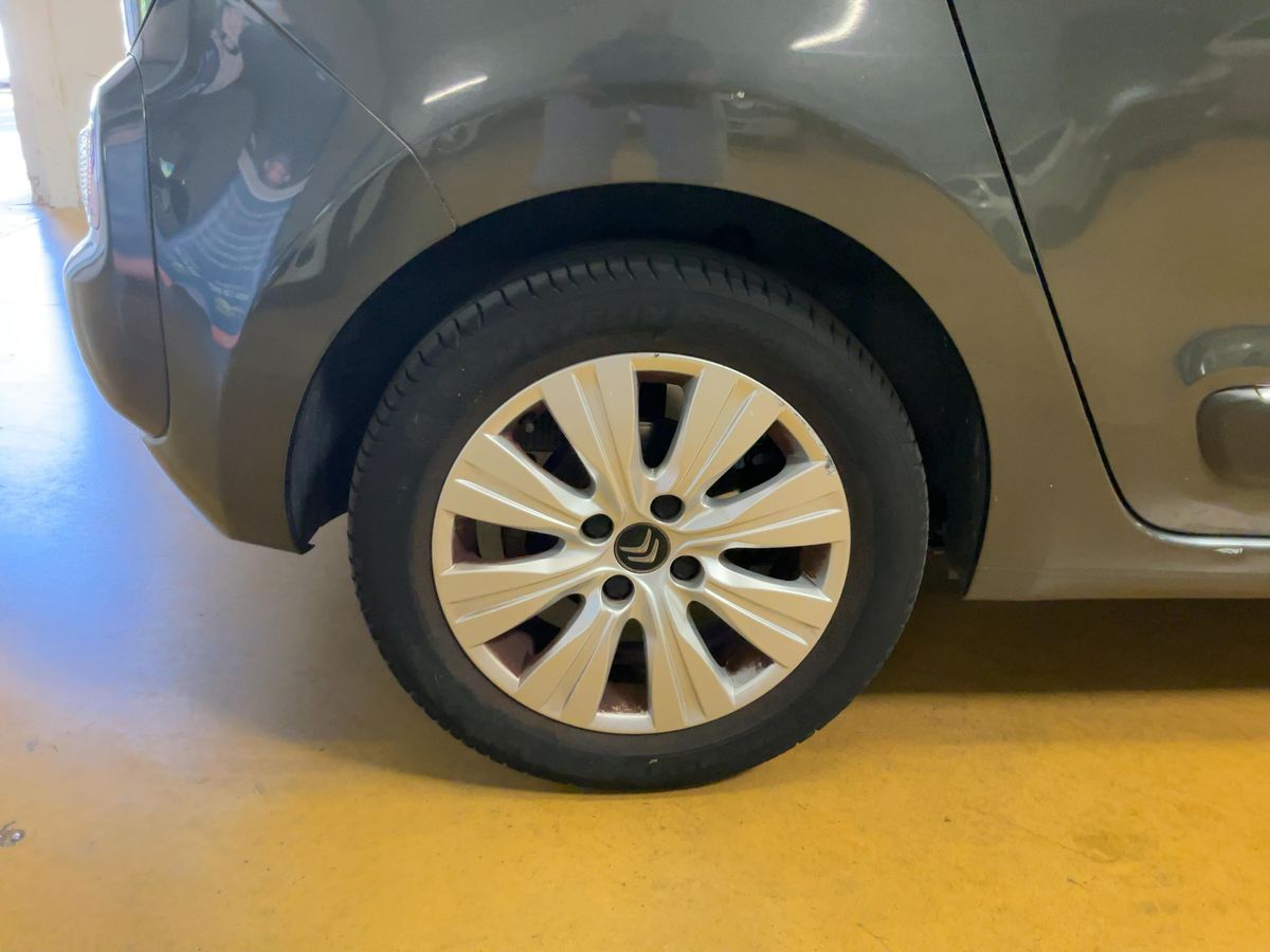 Rear right tire