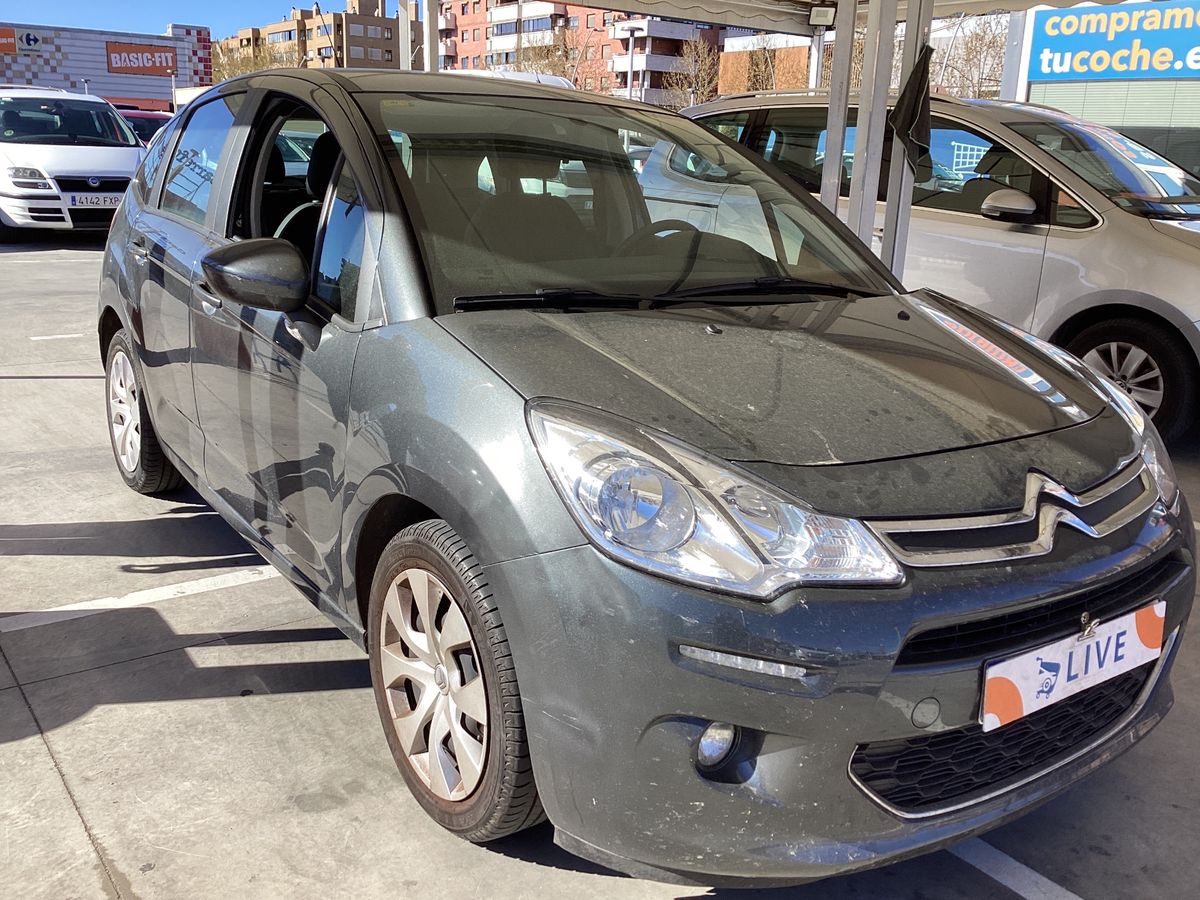 Lateral delantero derecho