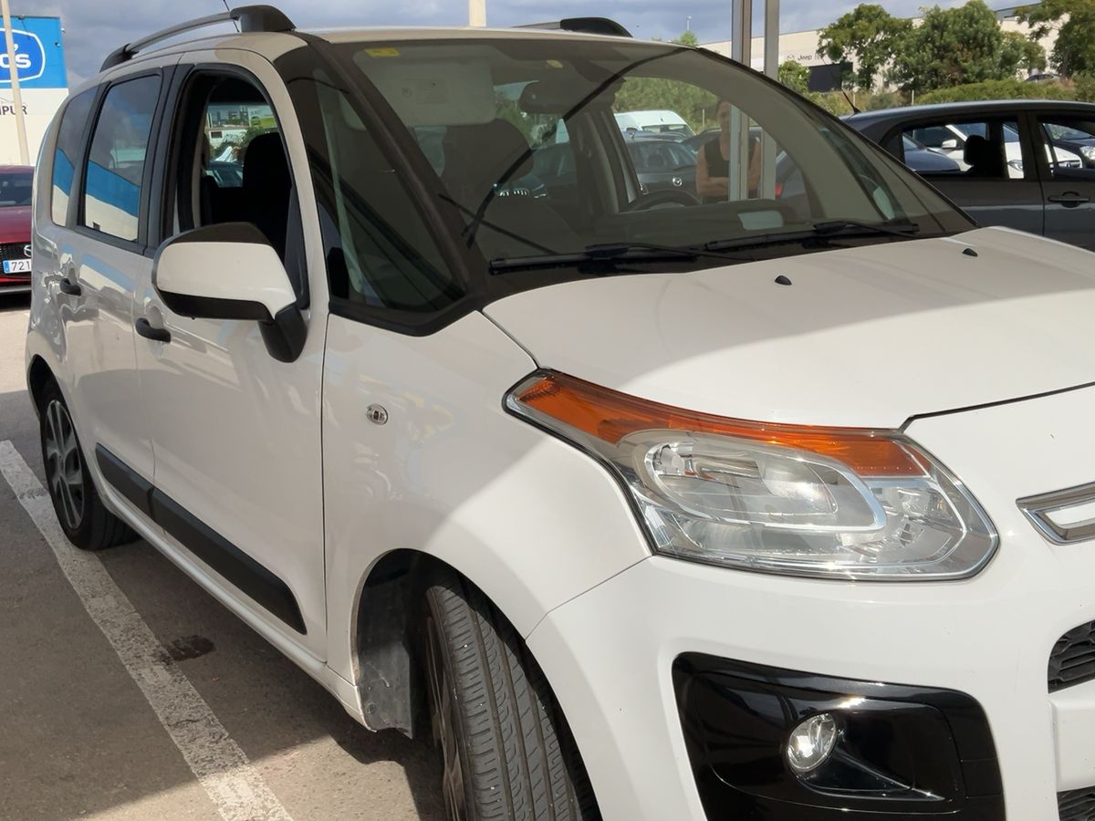 Lateral delantero derecho