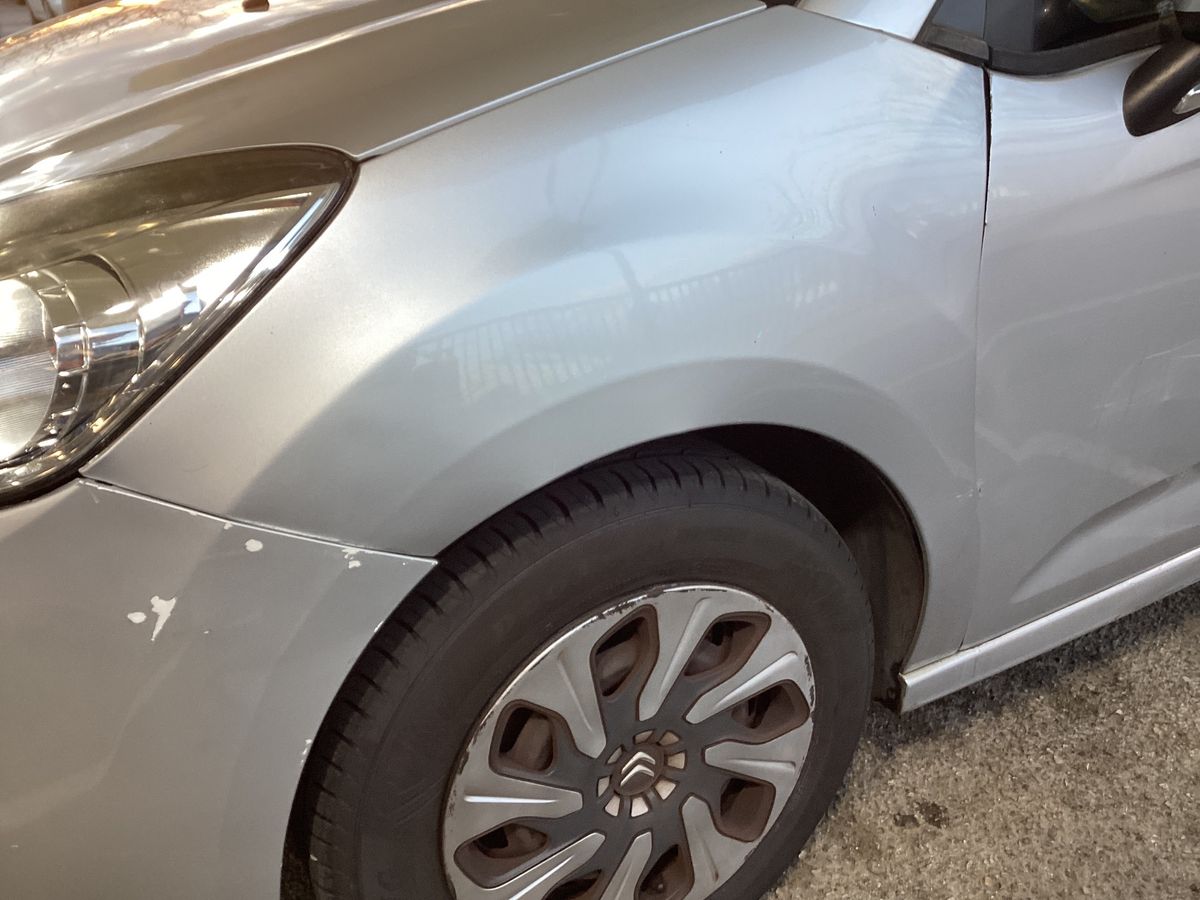 Lateral delantero izquierdo