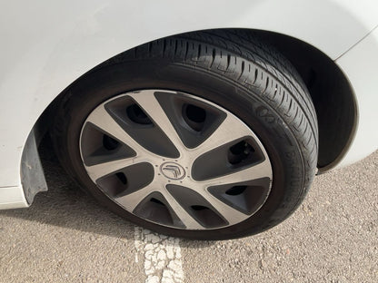 Neumático delantero derecho