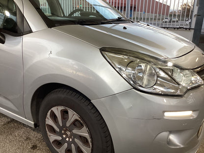 Lateral delantero derecho