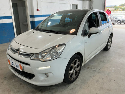 Frontal izquierda