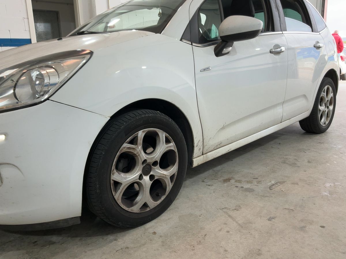 Lateral delantero izquierdo