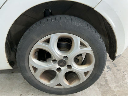 Neumático trasero izquierdo