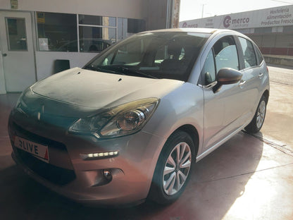 Frontal izquierda