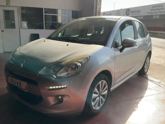 Frontal izquierda
