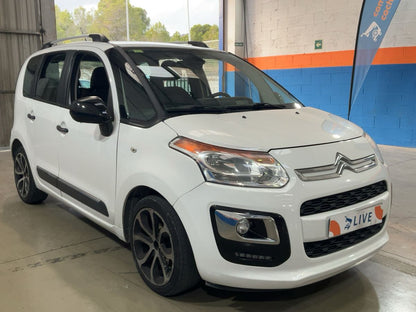 Lateral delantero derecho