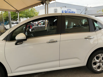 Exterior izquierda