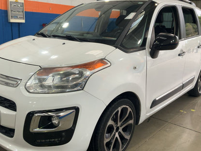 Lateral delantero izquierdo