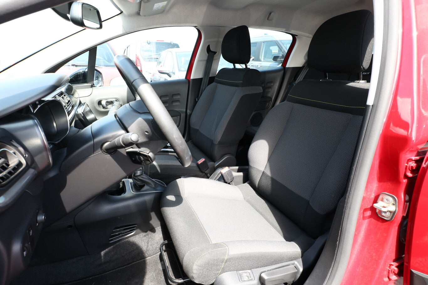 Citroën C3 1.2 PT 110 EAT6 Shine LED PDC SHZ 118660223 5