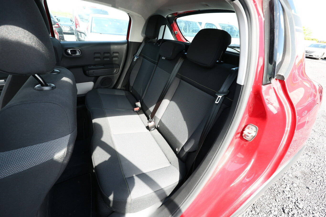 Citroën C3 1.2 PT 110 EAT6 Shine LED PDC SHZ 118660223 9